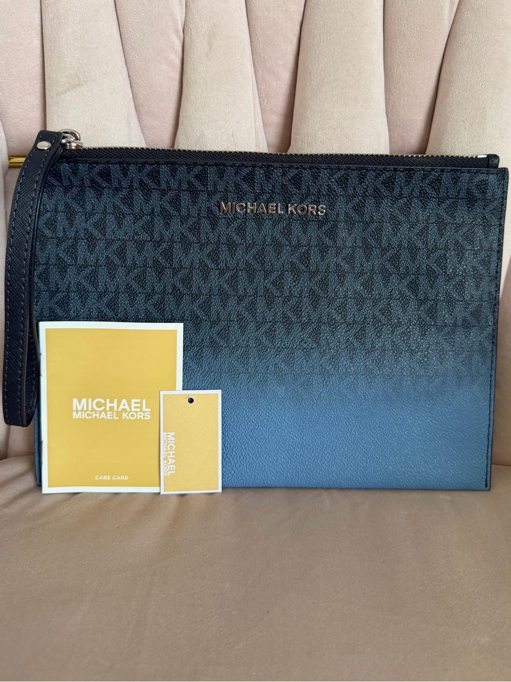 ✨NWT MICHAEL KORS Jet Set Travel XL Zip Clutch in French Blue✨